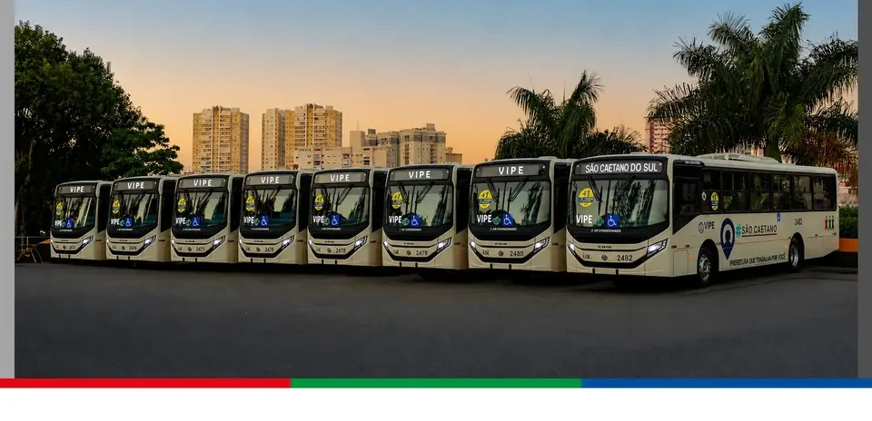 Frota de ônibus da VIPE no site criado pela RCA
